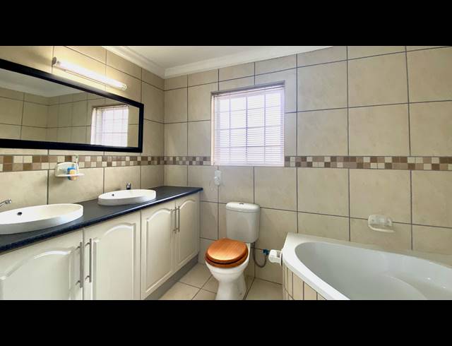 3 BEDROOM HOUSE FOR SALE IN PORT OWEN